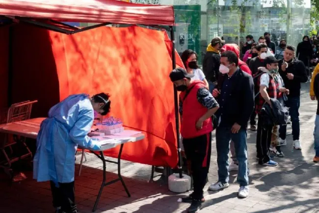 Alertan de riesgos ante aglomeraciones para hacerse prueba de covid