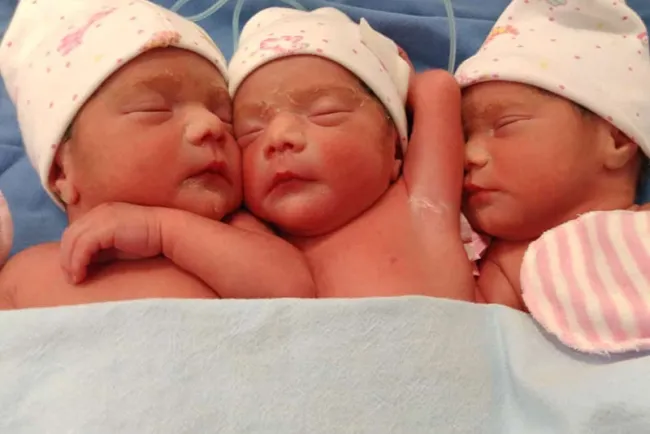 Nacen trillizas en Hospital Integral de la Mujer
