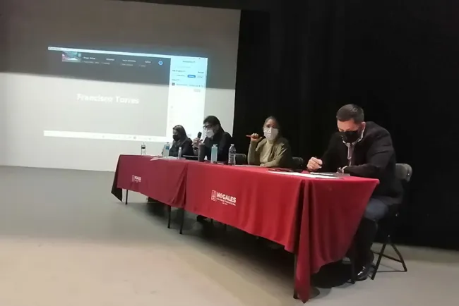 Apoyan con gel antibacterial al sector Salud de Nogales