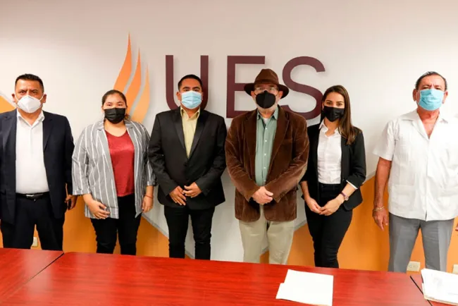 Impulsan autoridades de UES vinculación social