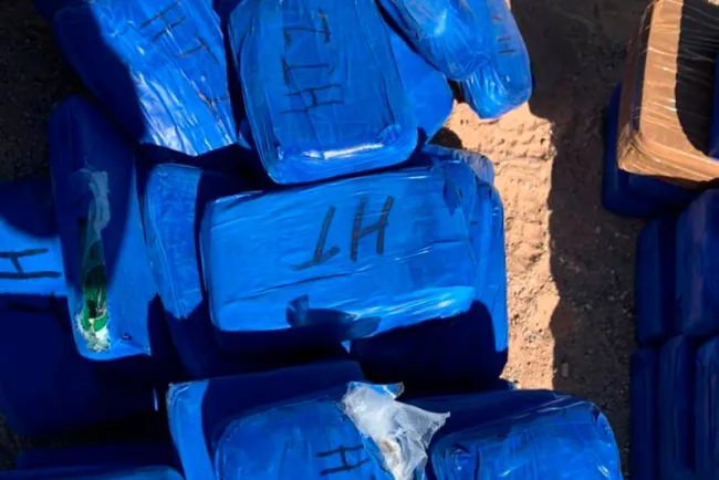 Decomisa FGR Autos, drogas y una aeronave en una semana