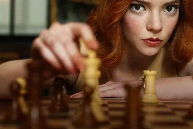 Leyenda del ajedrez demanda a Netflix por la serie 'Gambito de dama'