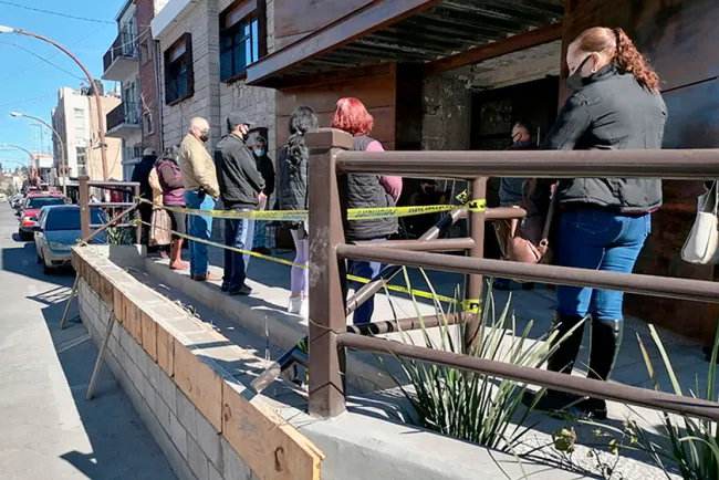 Cancelan escalinata de la fachada de edificio municipal