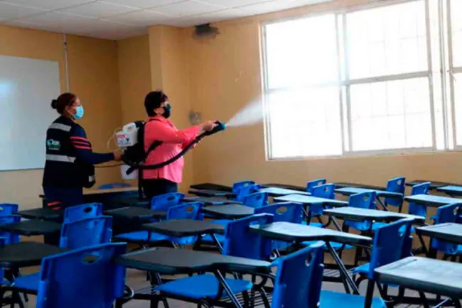 Avanza sanitización contra el Covid-19 en escuelas
