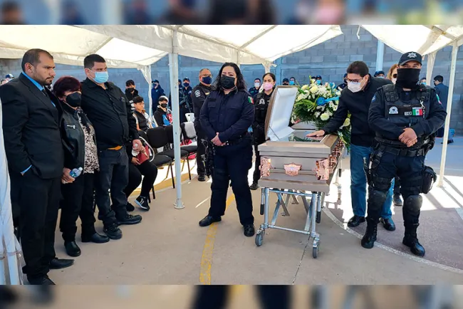 Despiden a comandante Manuel Ochoa