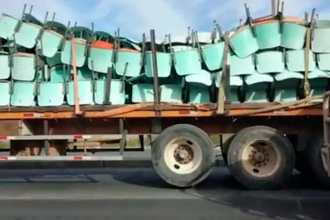 Investigan destino de butacas