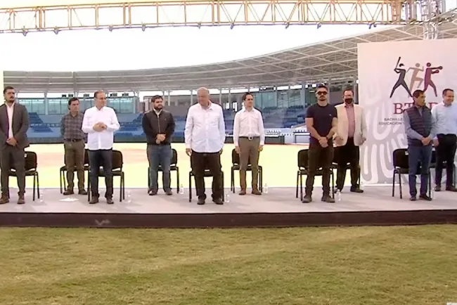 Supervisa AMLO academia deportiva