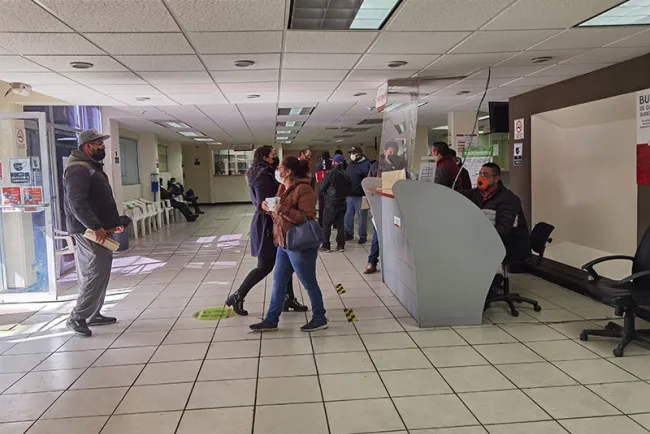 Expiden placas para 400 autos legalizados en la AF