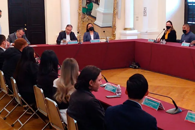 Escucha ADM a jóvenes sonorenses