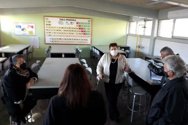 Impulsa Cobach rehabilitación de laboratorios de ciencias