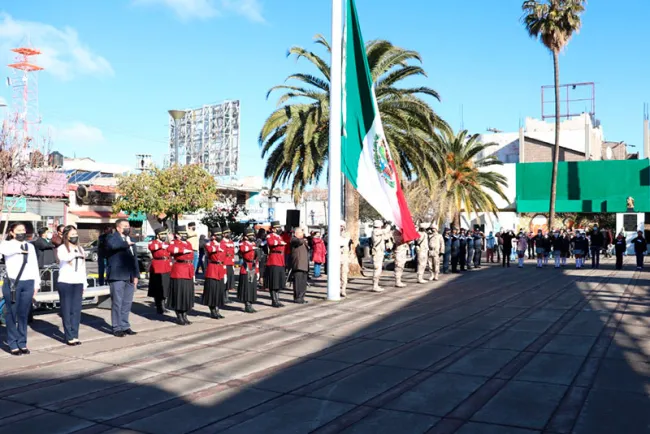 Celebran el Día de la Bandera