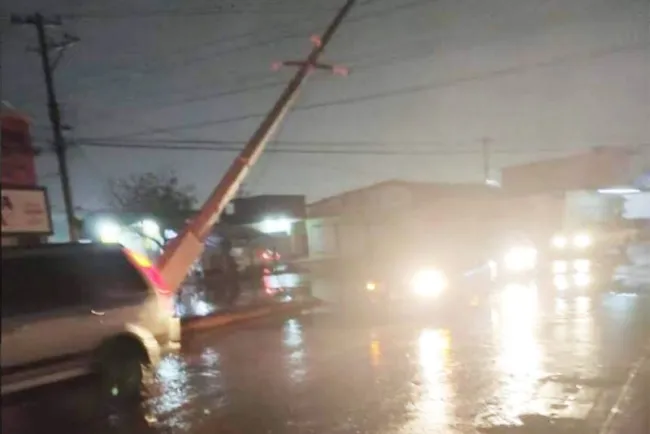 A balazos y con camiones destrozan videovigilancia en 3 municipios de Tamaulipas