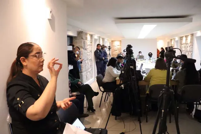 Incluyen Lengua de Señas en sesión de Cabildo