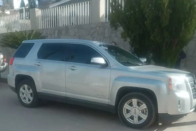 Despojan a mujer de su vehículo en colonia Lomas de Nogales II