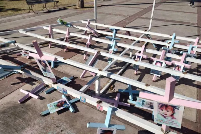 Dañan cruces de memorial ABC