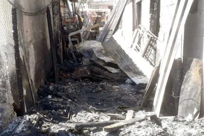 Pierden todo en incendio familias de la Colosio