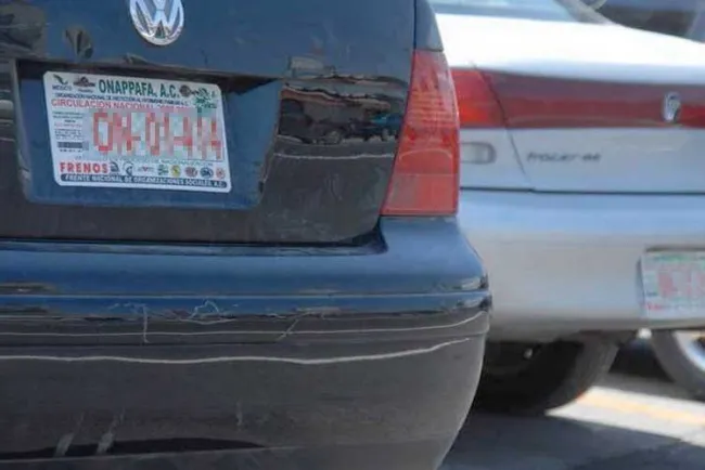 Sin llegar engomados para autos regularizados