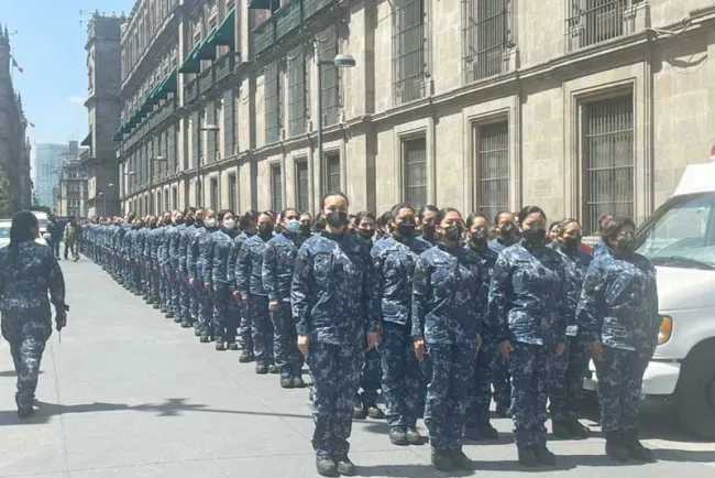 Blindado, Palacio Nacional y Catedral por marchas