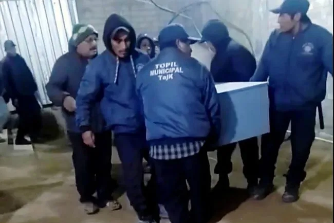 Llegan a Oaxaca cuerpos de indígenas asesinados en Arizona