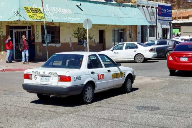 Esperan regularización taxistas