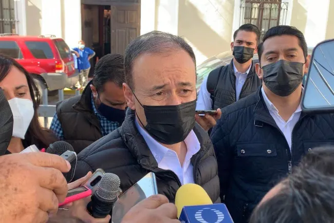 Decisión de eliminar cubrebocas es de autoridades de salud
