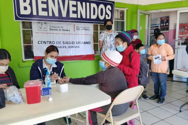Llevan jornada médica a albergue para migrantes