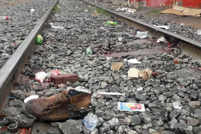 Pierde hombre extremidades al venir ‘trampeado’ en tren; pierde la vida horas después