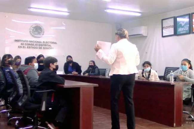 Participan niños en “Diputado Infantil por un día” del INE