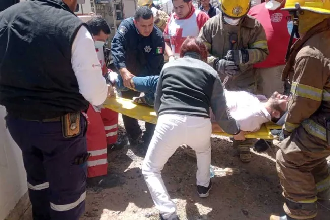 Prensa tren a otra persona al intentar cruzar