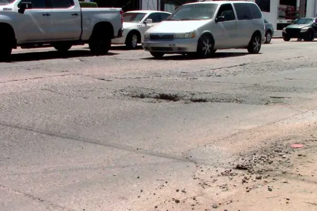 “Ocasiona bache daños en autos”: automovilistas