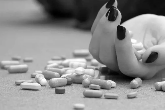 Hospitalizan a menor; intentó cometer suicidio