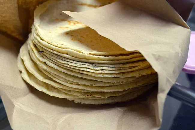 Es tortilla de maíz, complemento perfecto para la comida en Semana Santa