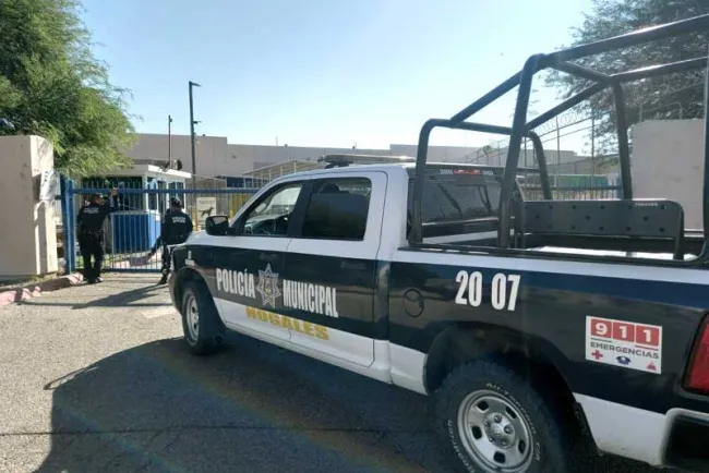 Abren boquete en iglesia y no roban nada