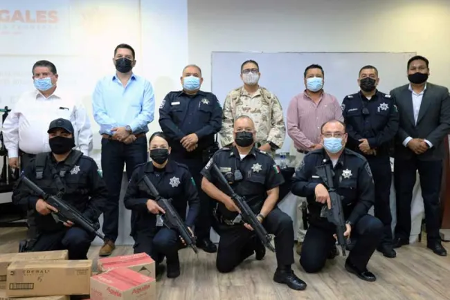 Recibe Seguridad Pública nuevo armamento