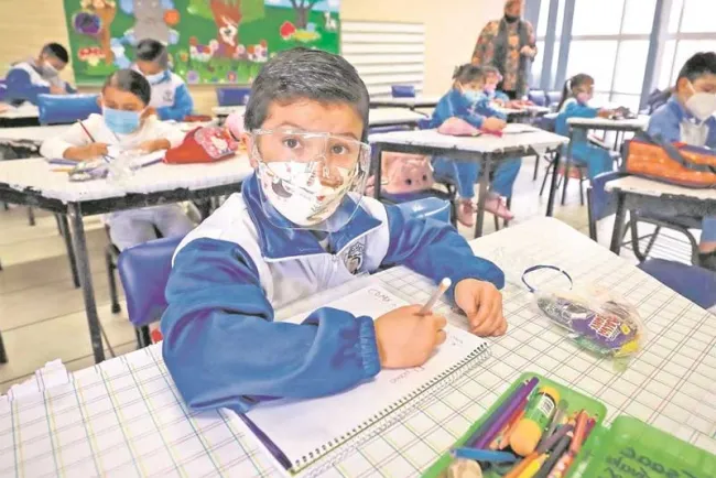 Va SEP por desaparecer grados escolares; especialistas ven “ocurrencia”