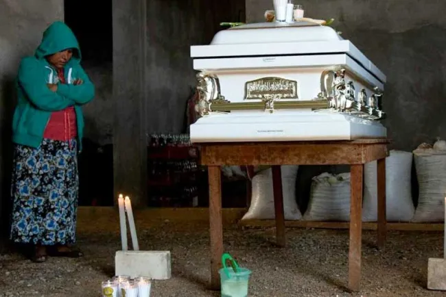 Regresa cuerpo de joven asesinado en tiroteo en EU, “debía deuda a coyote”, dicen familiares