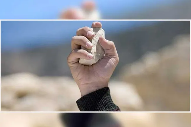 Lesiona mujer a menor con una piedra