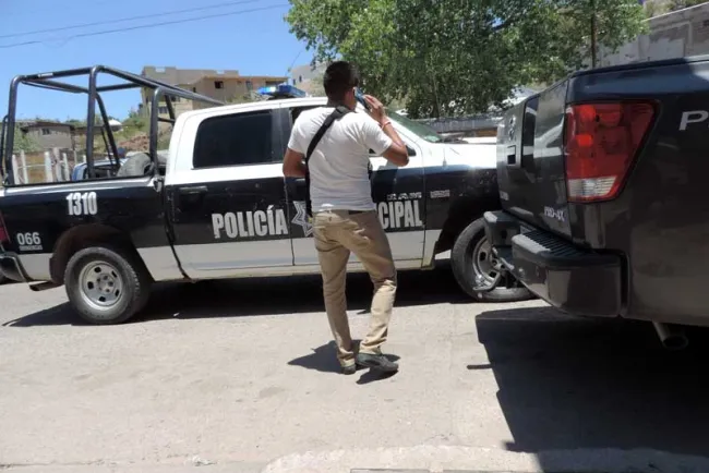 Rescatan a menores en estado de abandono
