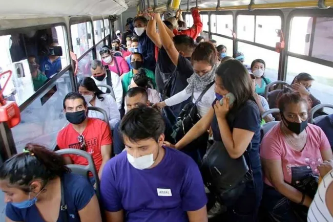 Incumplen con el encendido de aires en transporte