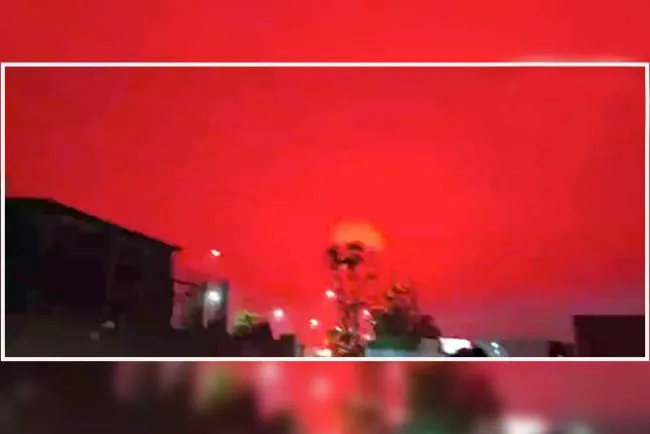 Causa pánico cielo rojo en China; escena apocalíptica