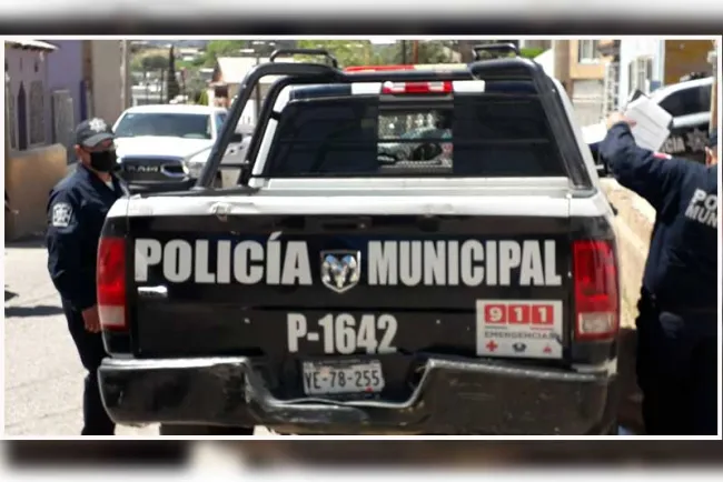 Roban en domicilio y en vehículo estacionado