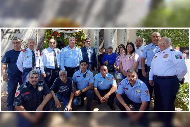 Rinden homenaje a bombero fallecido en acto heroico hace 48 años