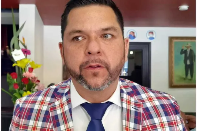Aclara Secretario del Ayuntamiento que se dieron menos permisos