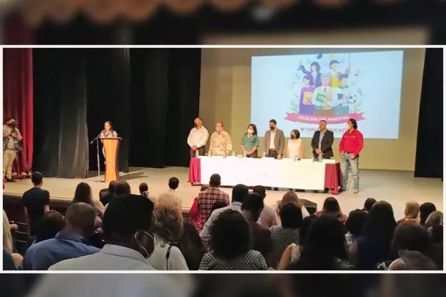 Reconocen a docentes por sus trayectorias