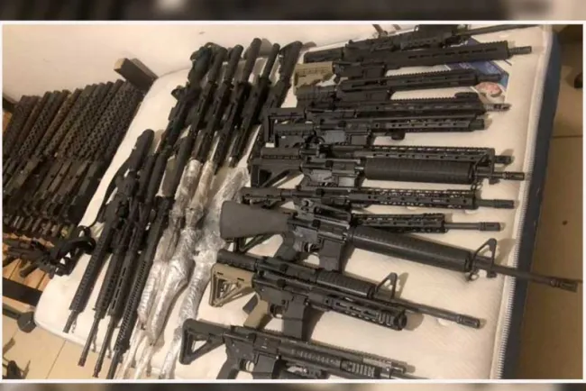Decomisa FGR armas, cartuchos y droga en una semana