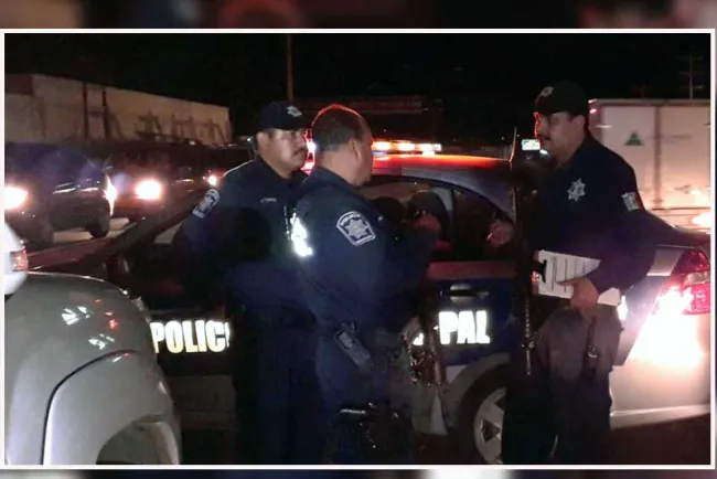 Se llevan vehículo frente a domicilio
