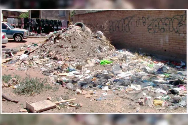 Abandonan basura a un costado del CAM 1