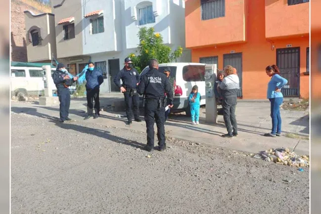 Atienden peticiones de vecinos de la San Miguel
