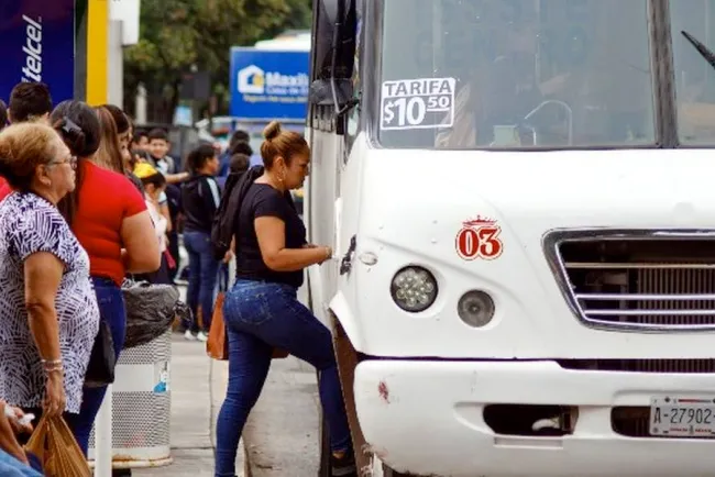 Buscarán espacios exclusivos para mujeres dentro de camiones urbanos