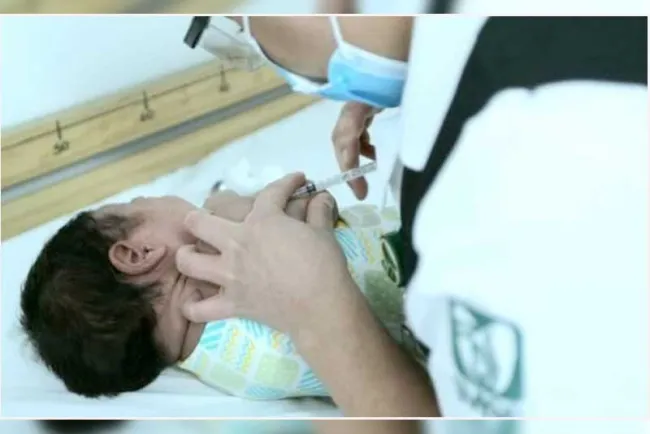 Provee IMSS de vacunas a menores de edad